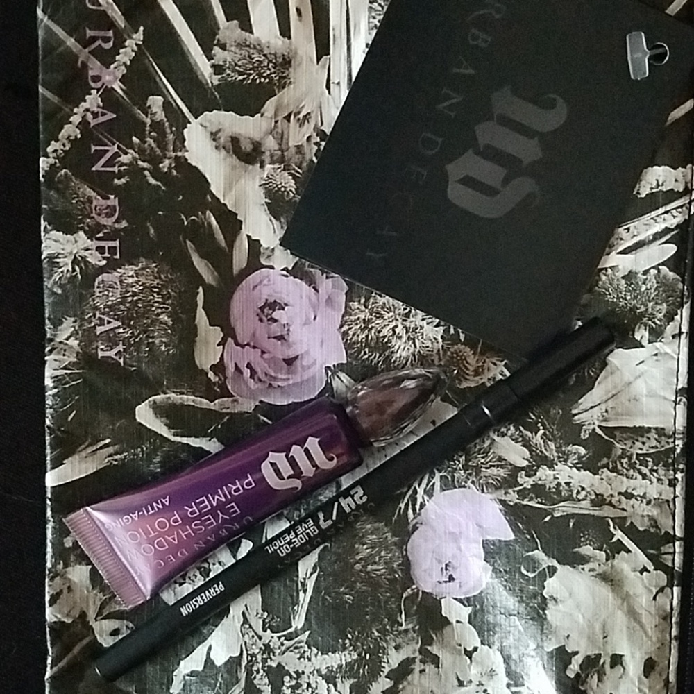 Urban Decay Eyeshadow Primer and Eye Pencil
